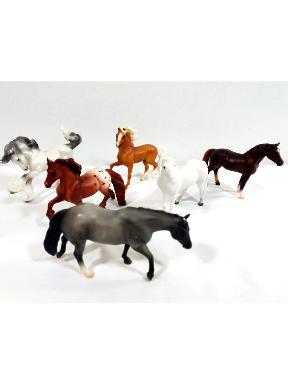 Breyer Reeves  Horse Figures Minis Set Of 6 Realistic Miniature Figurines 2.5